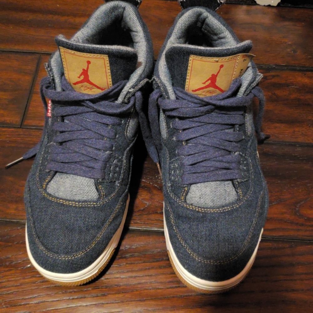 Levi x Jordan's